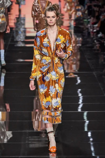 Look 38